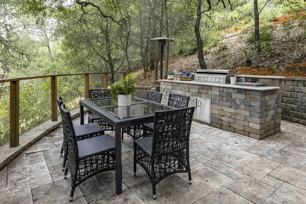 61 Oak Haven Way Woodside, CA 94062