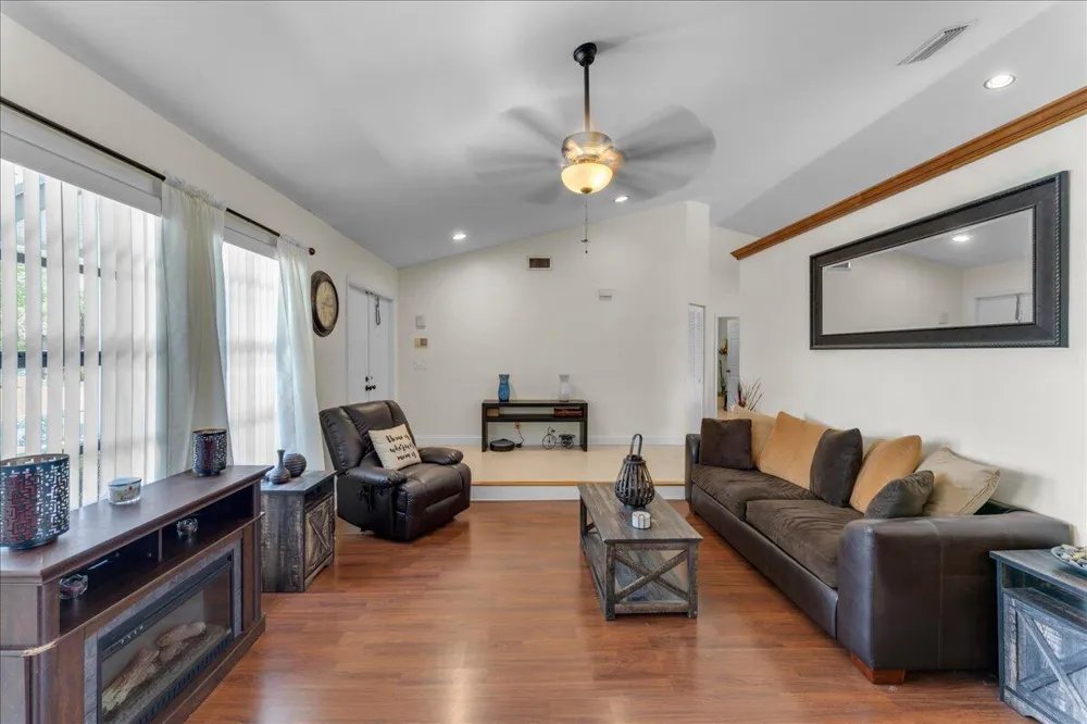 5345 NW 58th Terrace Coral Springs, FL 33067