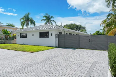 303 DE CARIE STREET #303