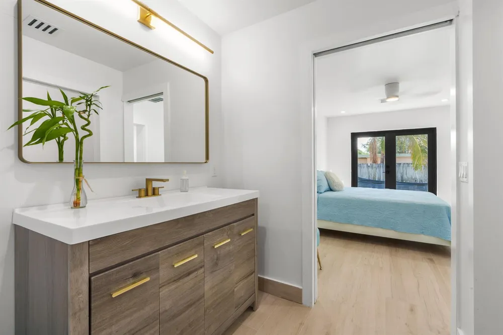 303 DE CARIE STREET #303 Delray Beach, FL 33444