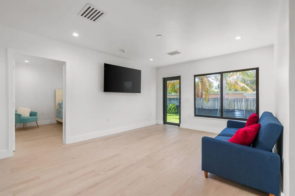 303 DE CARIE STREET #303 Delray Beach, FL 33444