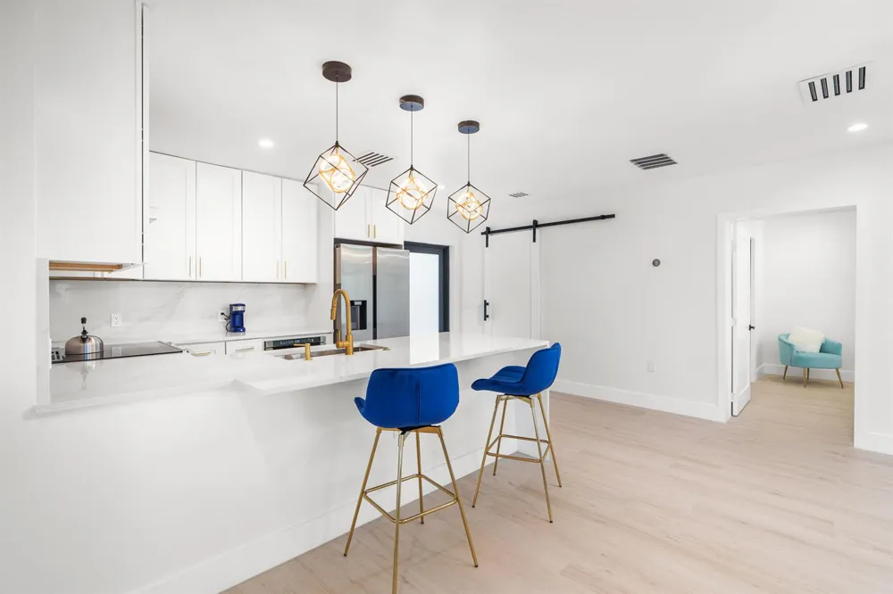 303 DE CARIE STREET #303 Delray Beach, FL 33444