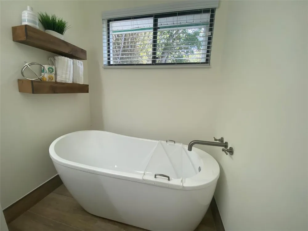 2286 ANCHORAGE LANE #A Naples, FL 34104