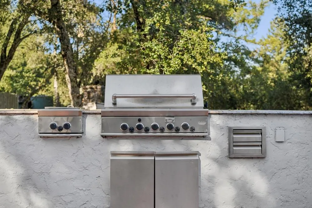 23758 Hutchinson Road Los Gatos, CA 95033