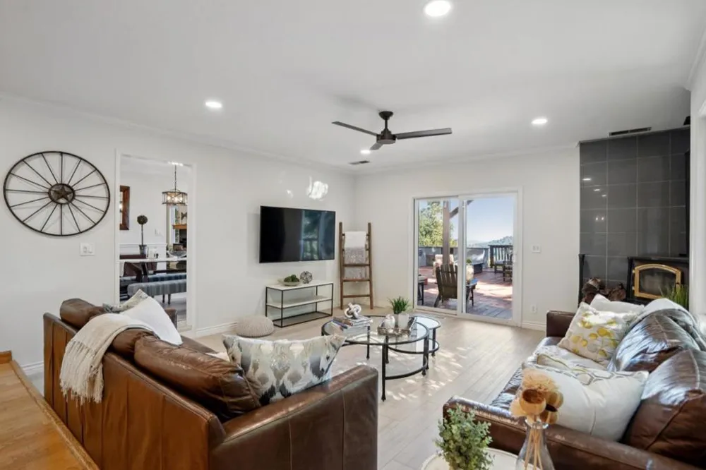 23758 Hutchinson Road Los Gatos, CA 95033