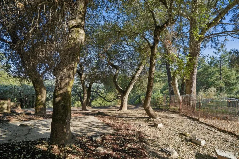 23758 Hutchinson Road Los Gatos, CA 95033