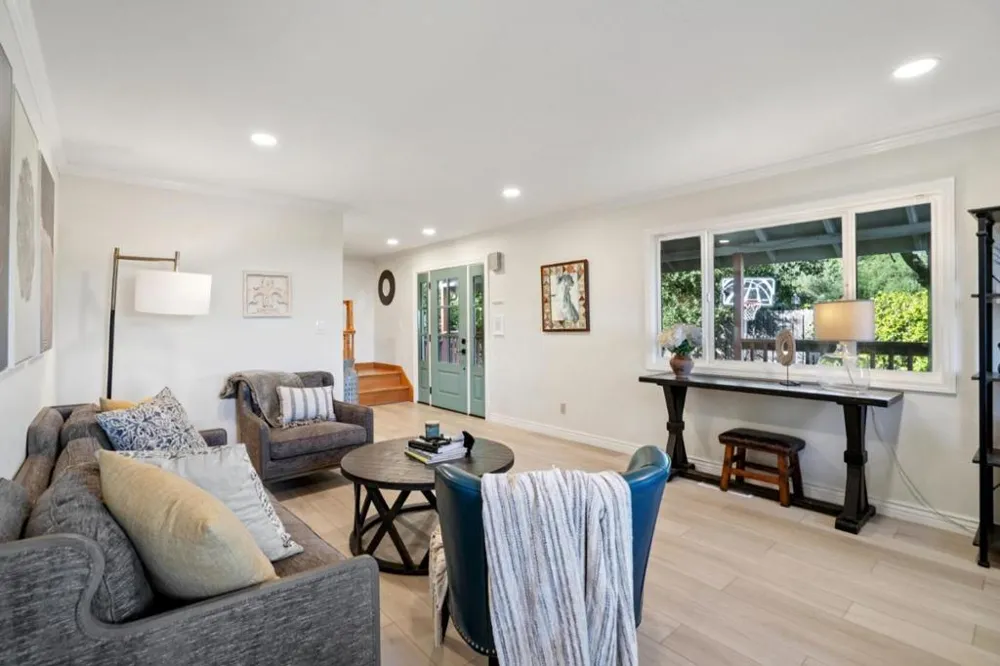 23758 Hutchinson Road Los Gatos, CA 95033