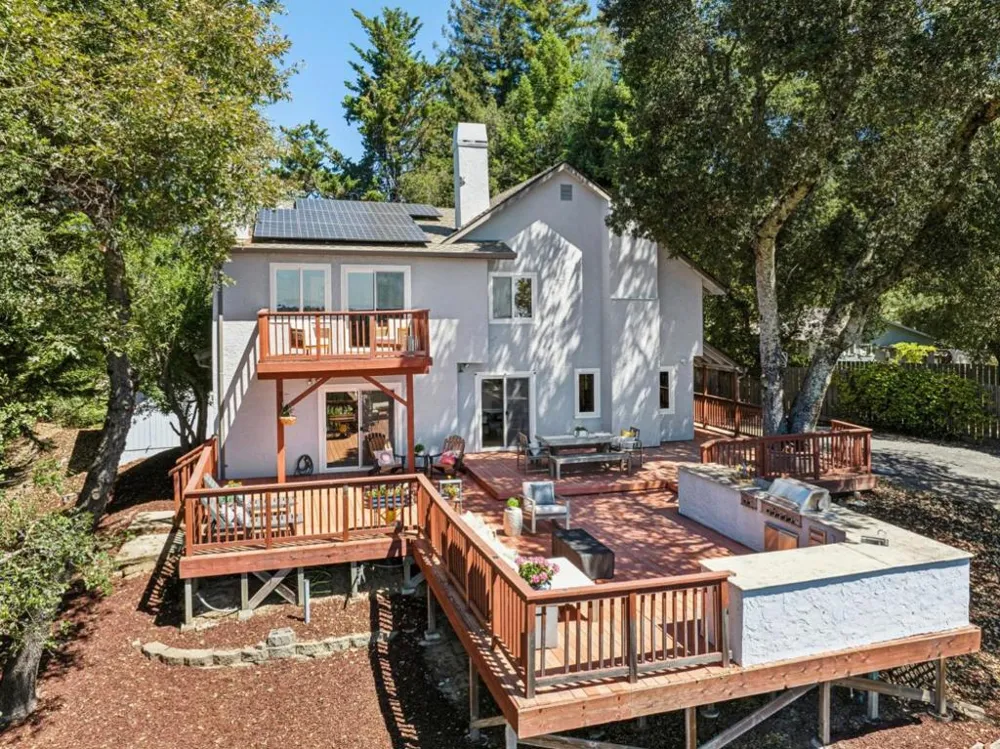 23758 Hutchinson Road Los Gatos, CA 95033