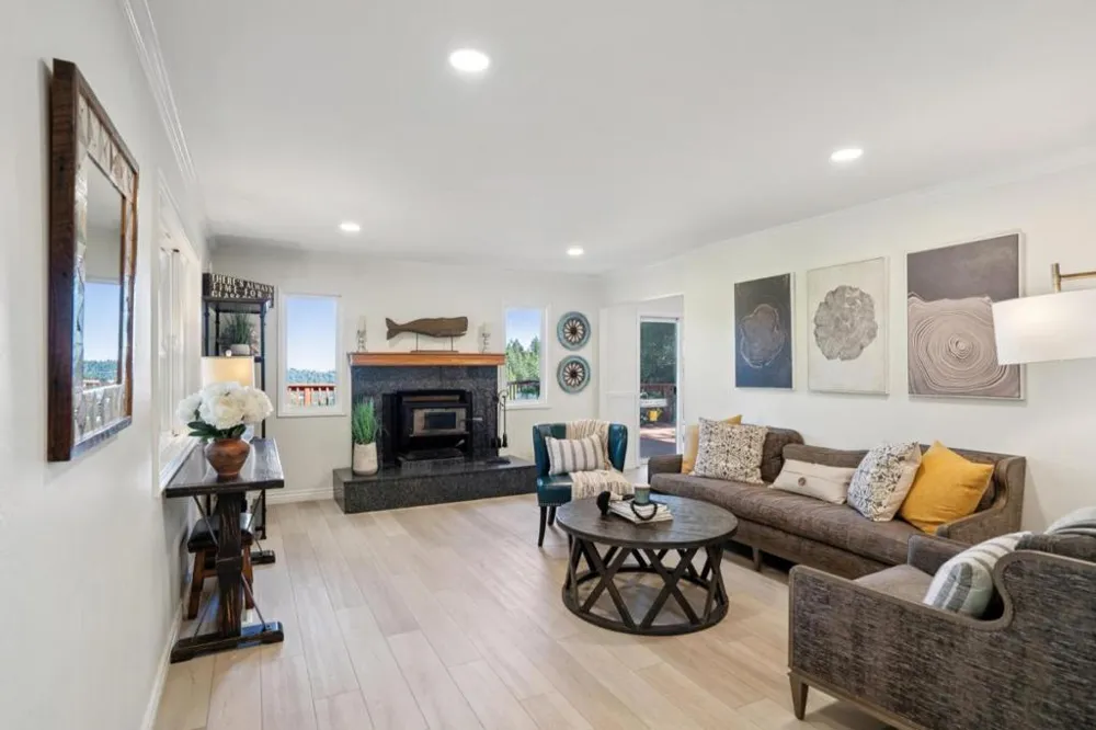 23758 Hutchinson Road Los Gatos, CA 95033