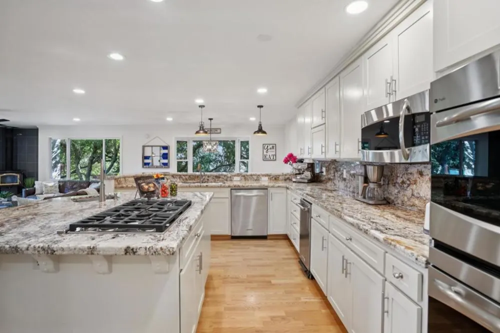 23758 Hutchinson Road Los Gatos, CA 95033