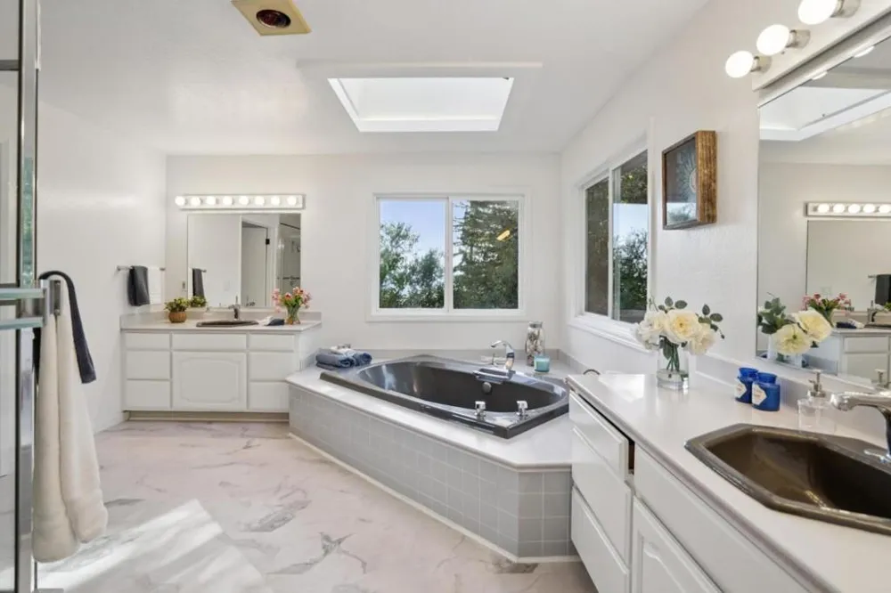 23758 Hutchinson Road Los Gatos, CA 95033