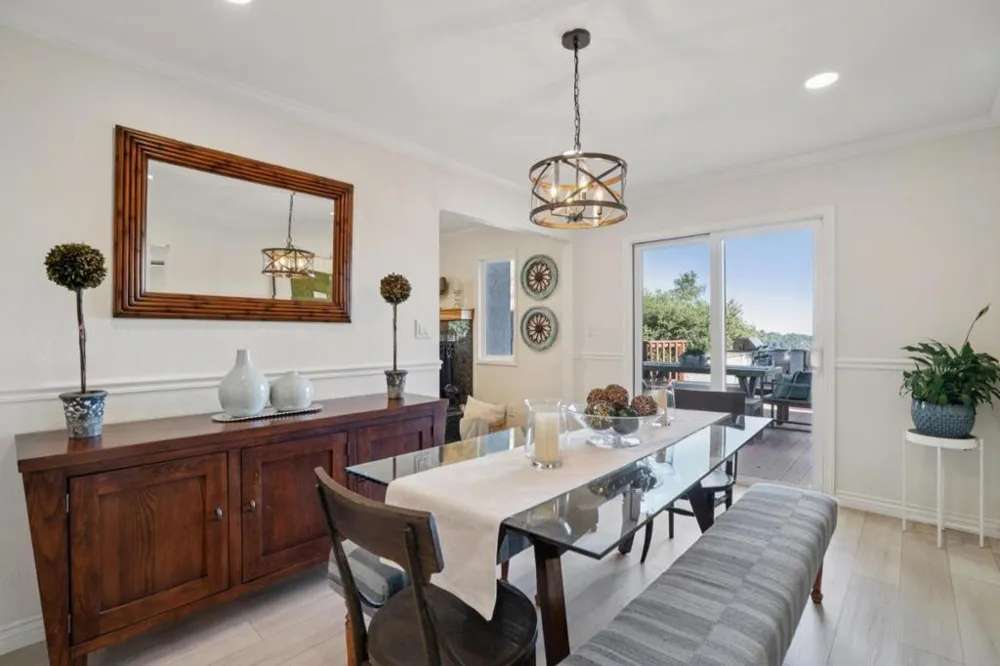 23758 Hutchinson Road Los Gatos, CA 95033