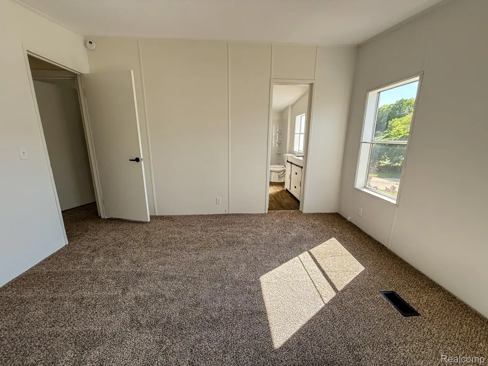 11600 Bay Drive Tyrone Township, MI 48430