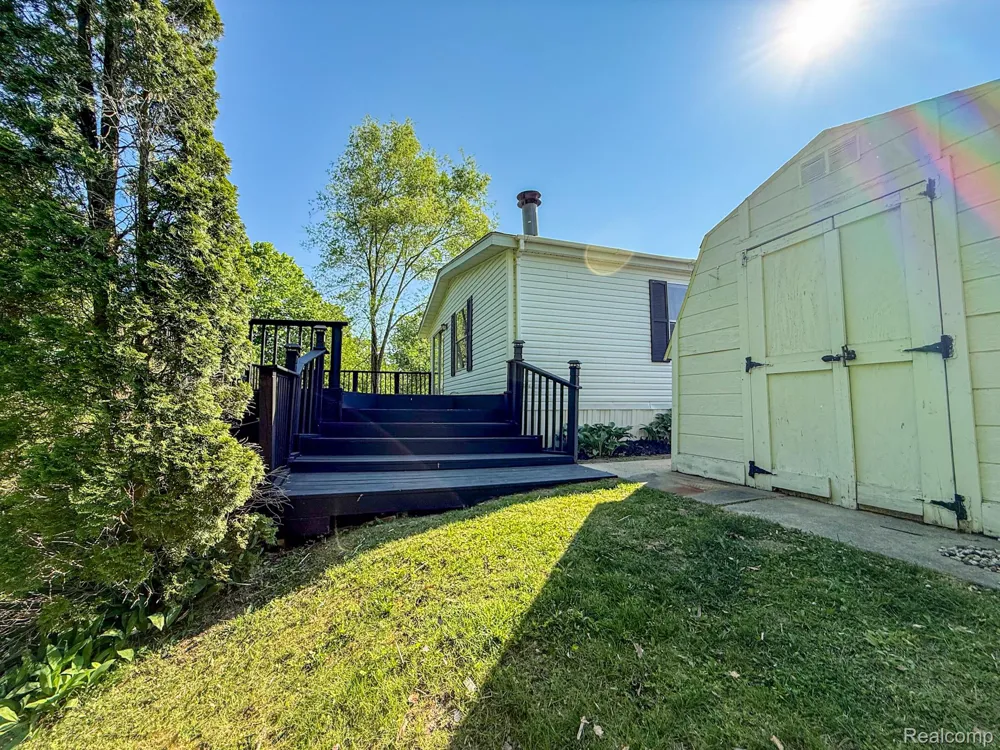 11600 Bay Drive Tyrone Township, MI 48430