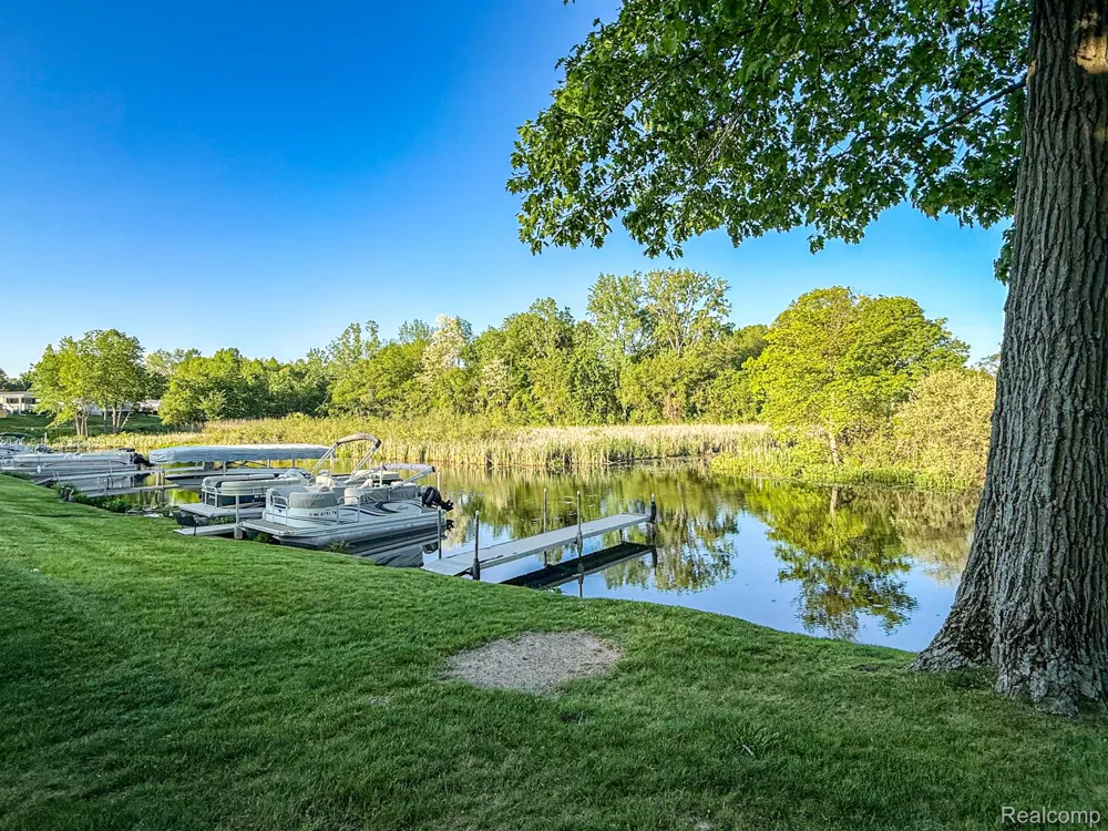 11600 Bay Drive Tyrone Township, MI 48430