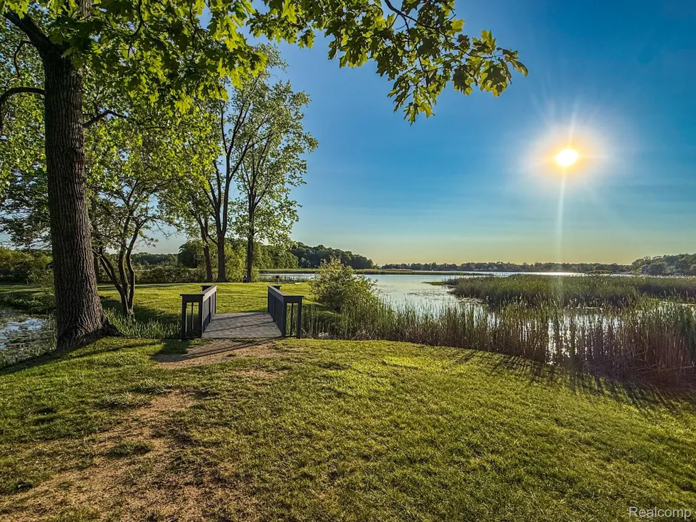 11600 Bay Drive Tyrone Township, MI 48430
