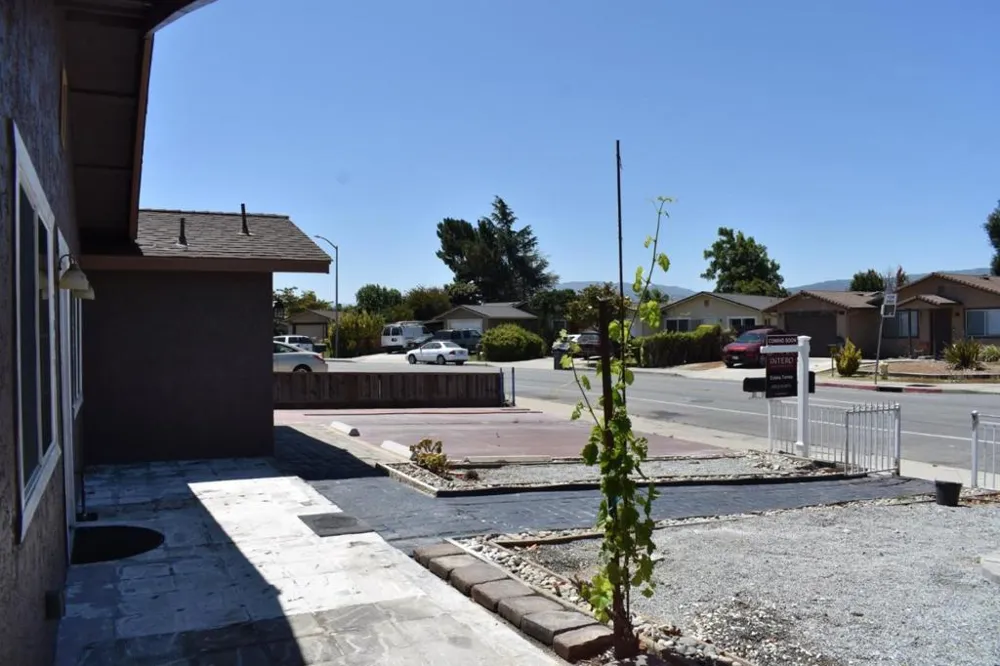 1040 Central Avenue Hollister, CA 95023