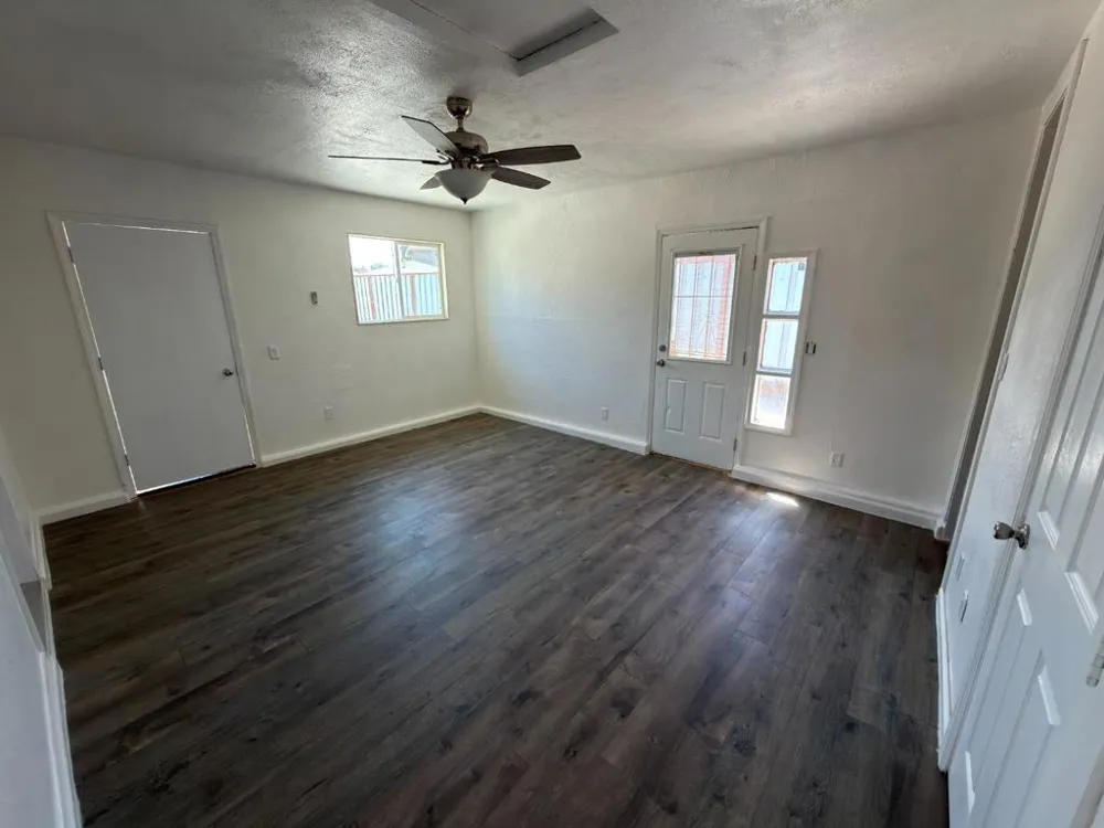 1040 Central Avenue Hollister, CA 95023