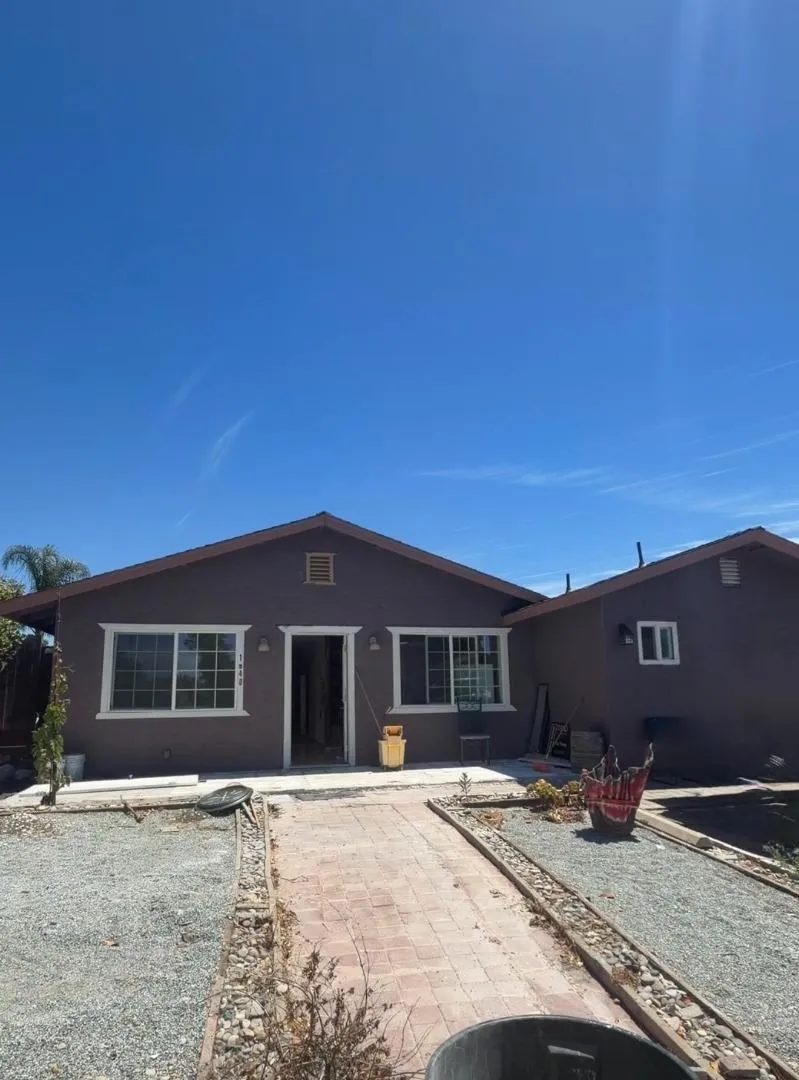 1040 Central Avenue Hollister, CA 95023