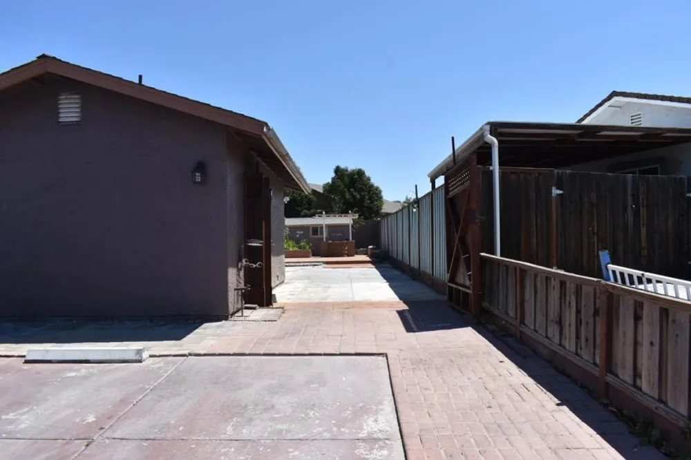 1040 Central Avenue Hollister, CA 95023