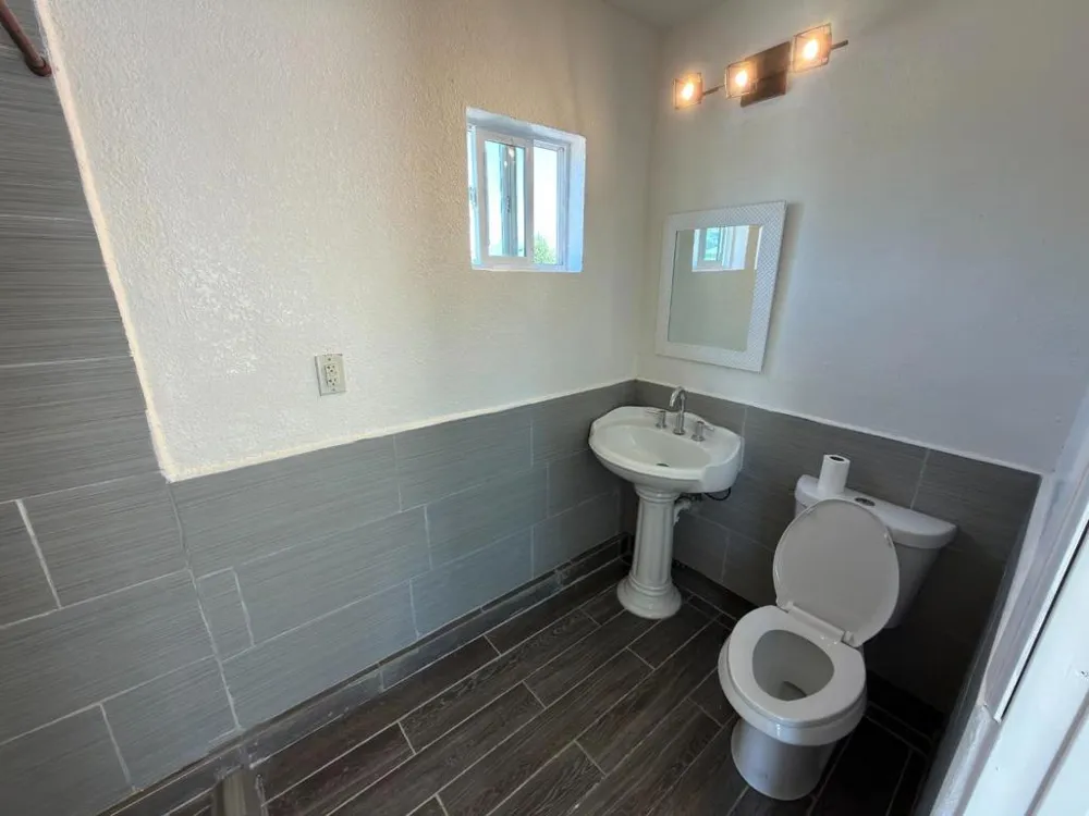 1040 Central Avenue Hollister, CA 95023