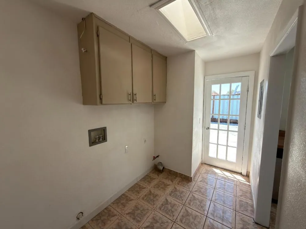 1040 Central Avenue Hollister, CA 95023