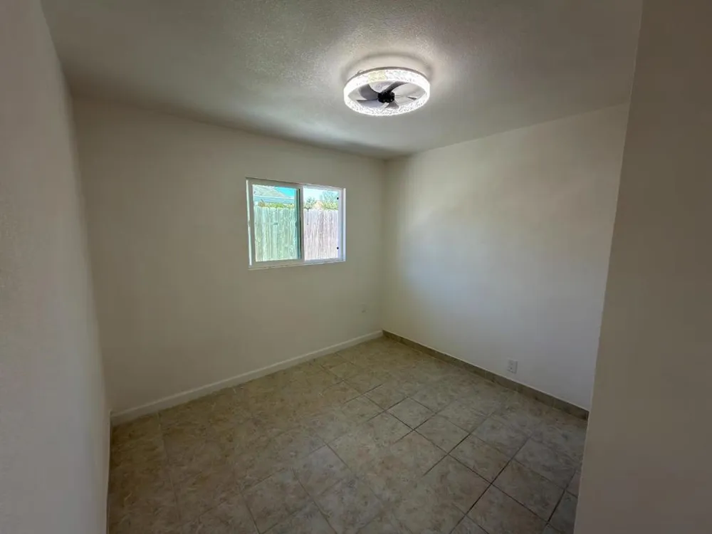 1040 Central Avenue Hollister, CA 95023