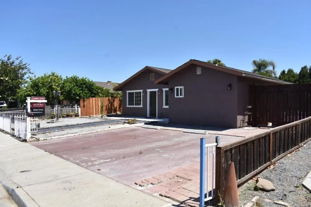 1040 Central Avenue Hollister, CA 95023