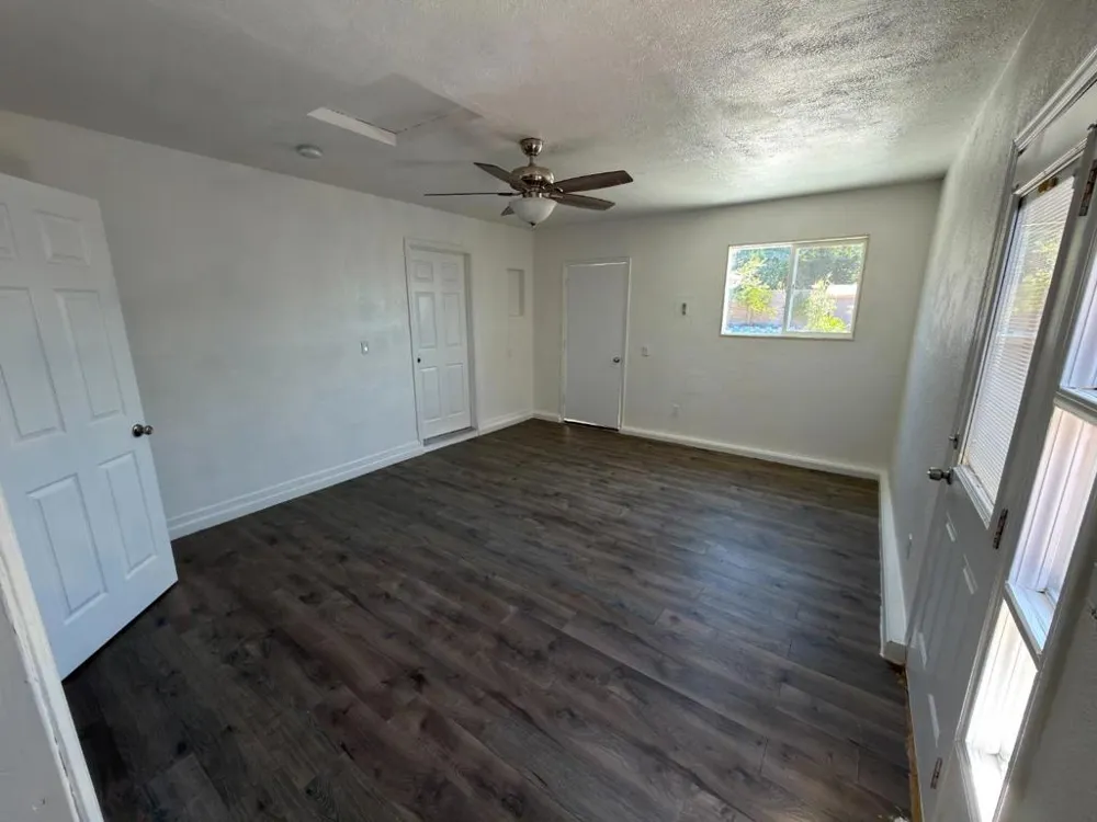 1040 Central Avenue Hollister, CA 95023