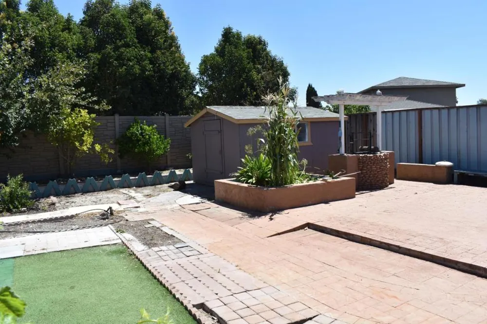 1040 Central Avenue Hollister, CA 95023