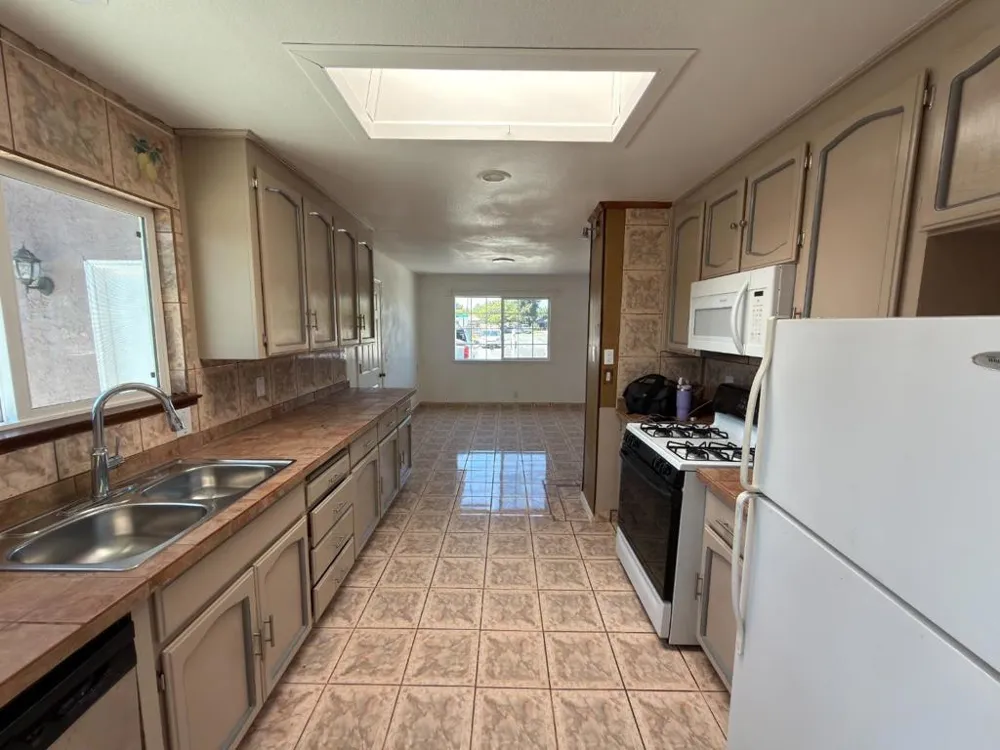 1040 Central Avenue Hollister, CA 95023