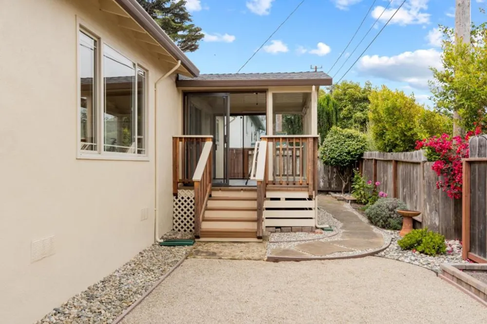 2160 David Avenue Monterey, CA 93940