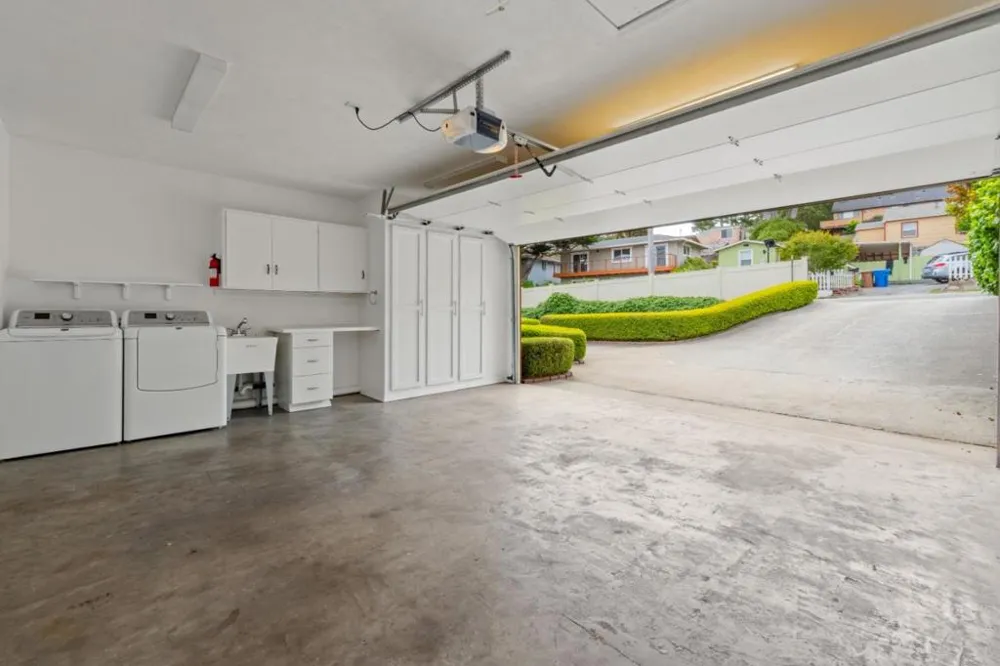 2160 David Avenue Monterey, CA 93940