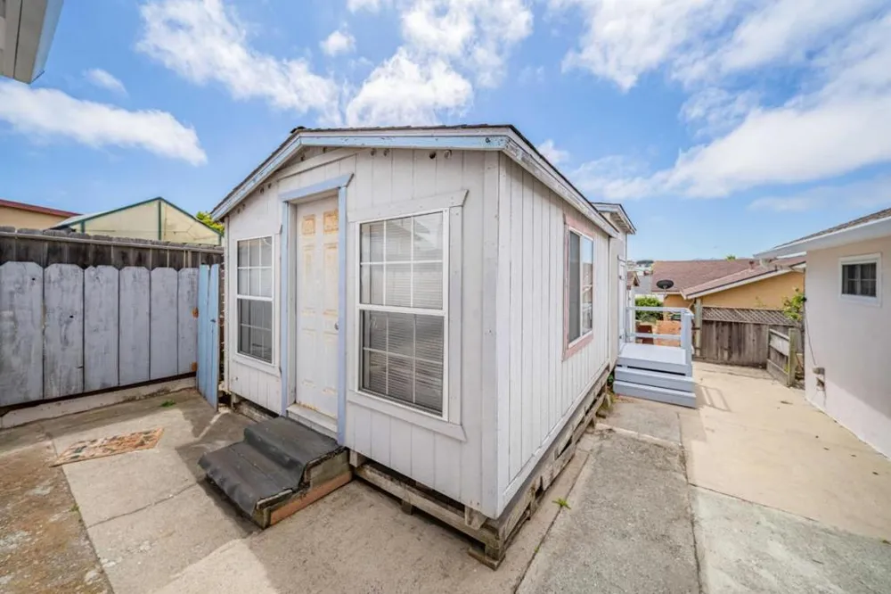 1696 Vallejo Street Seaside, CA 93955