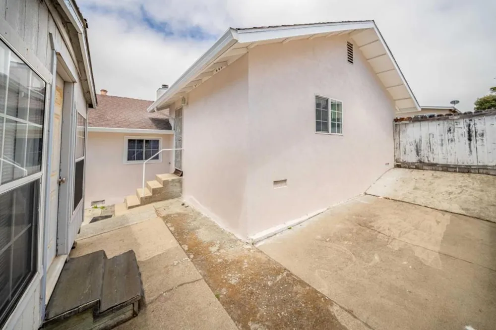 1696 Vallejo Street Seaside, CA 93955