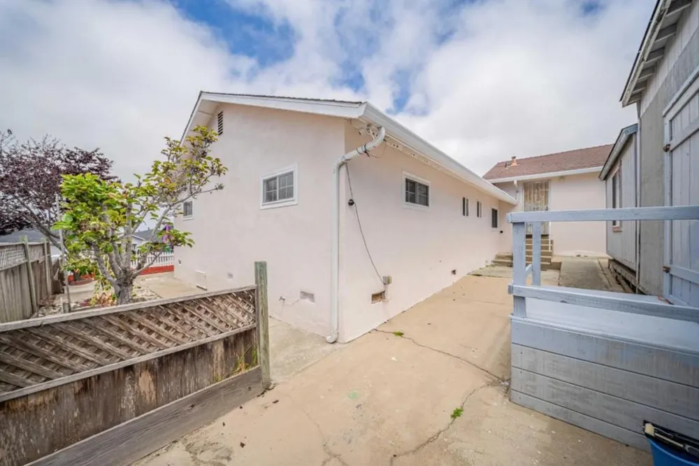 1696 Vallejo Street Seaside, CA 93955