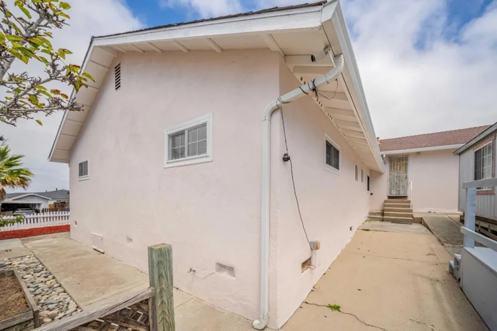 1696 Vallejo Street Seaside, CA 93955