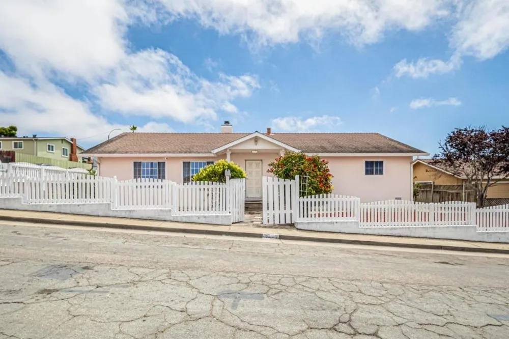 1696 Vallejo Street Seaside, CA 93955