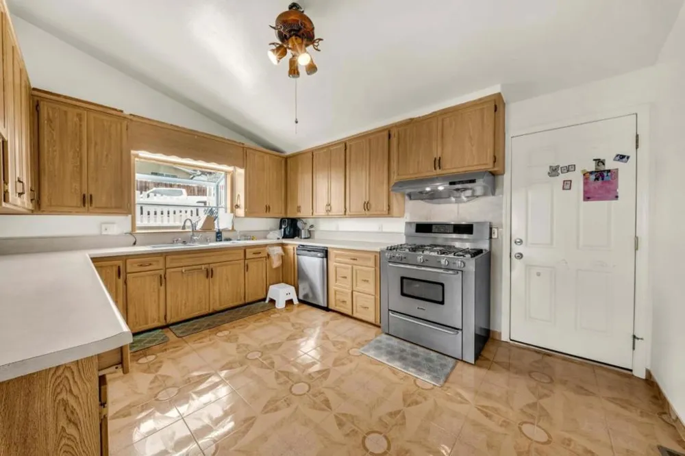 1696 Vallejo Street Seaside, CA 93955