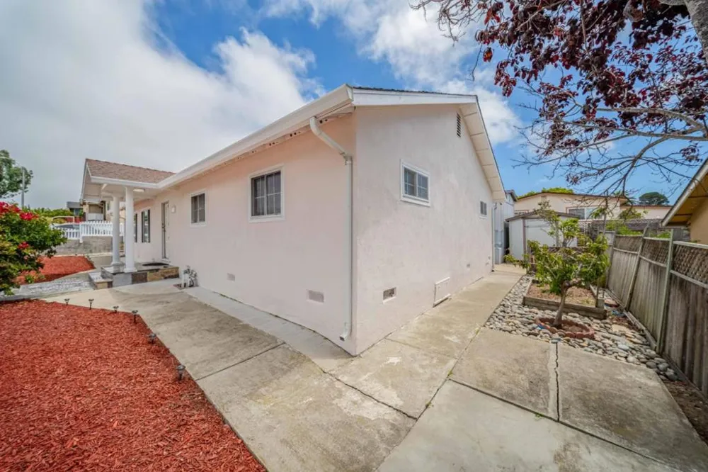 1696 Vallejo Street Seaside, CA 93955