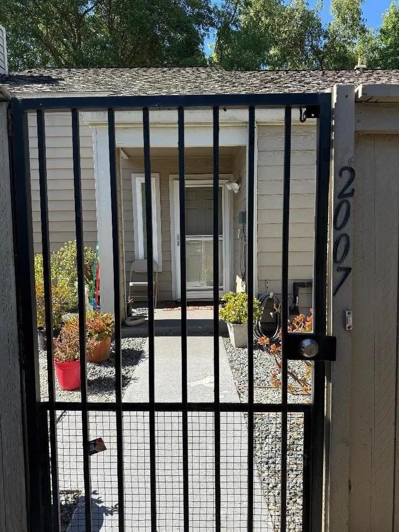 2007 Cedar Ridge Dr Stockton, CA 95207