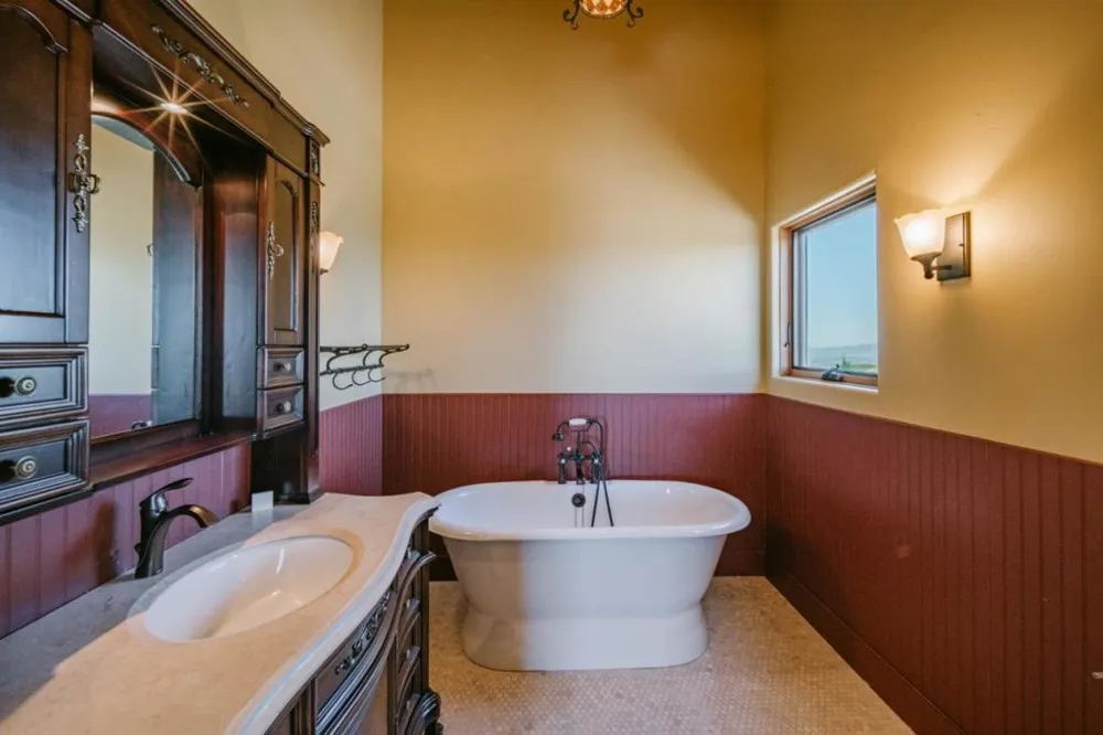 300 Corona Road Carmel, CA 93923
