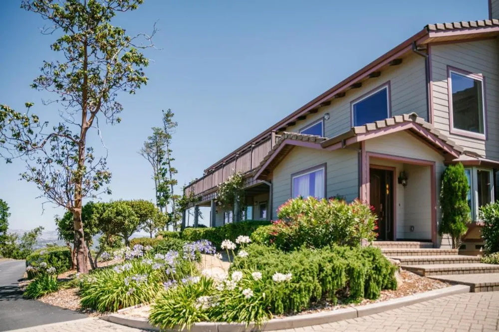 300 Corona Road Carmel, CA 93923