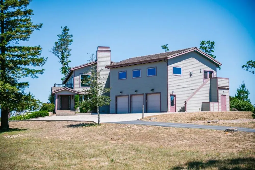 300 Corona Road Carmel, CA 93923