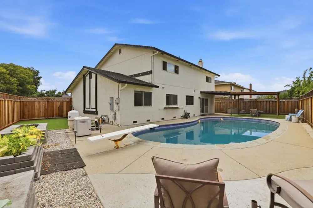 7185 Orchard Drive Gilroy, CA 95020