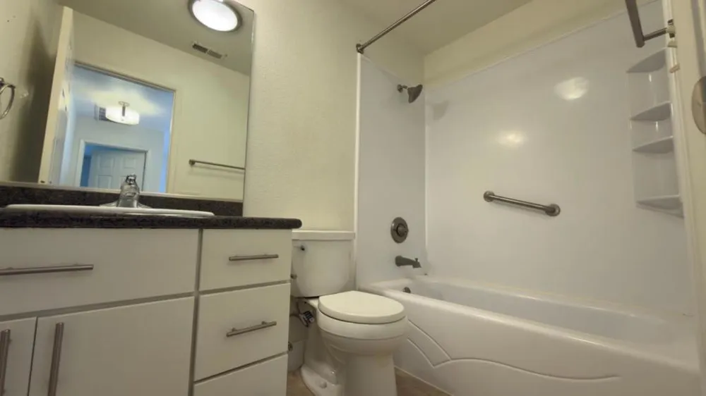 9233 Laguna Pointe Elk Grove, CA 95758