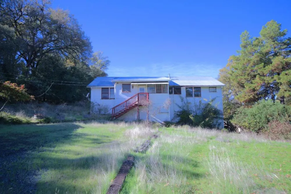 1301 Sixth Street Lakeport, CA 95453