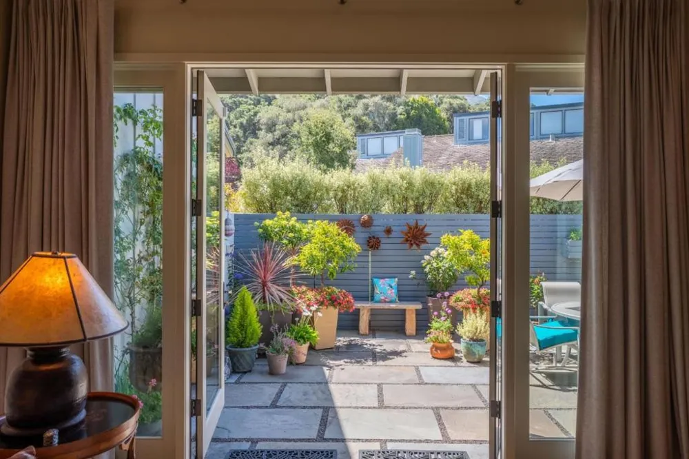 28061 Heron Court Carmel, CA 93923