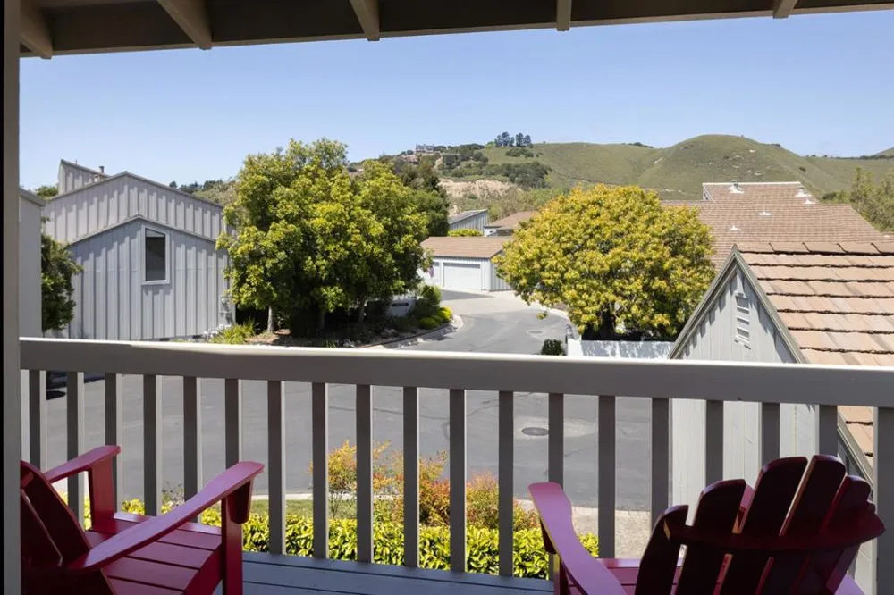 28061 Heron Court Carmel, CA 93923