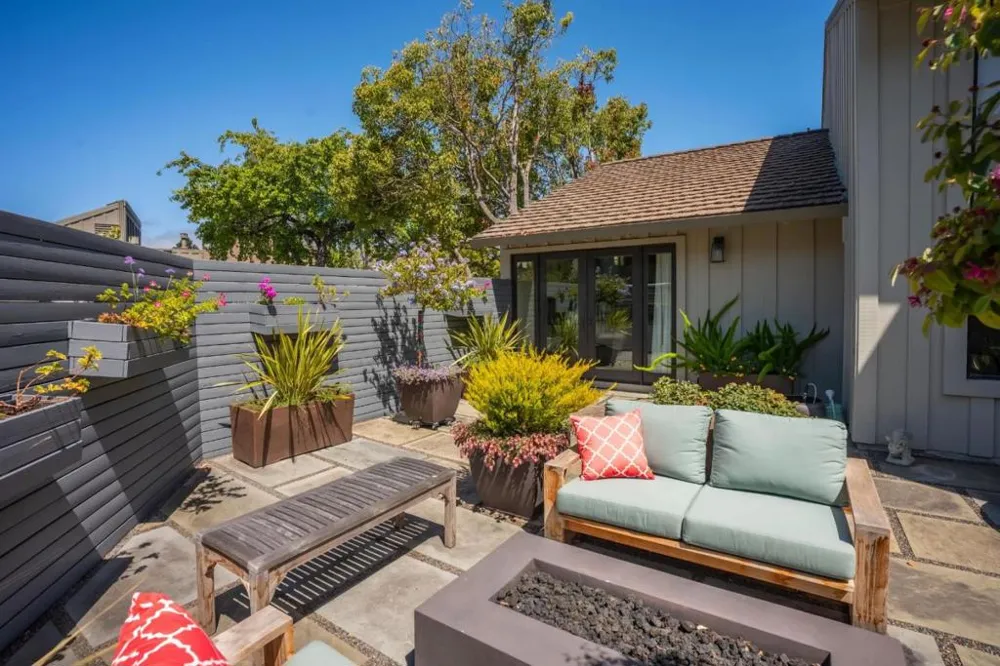28061 Heron Court Carmel, CA 93923